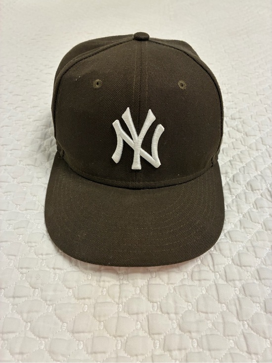 New Era Other - New Era Brown Fitted Cap - NY Yankees White Logo. 1996 World Series custom patch
